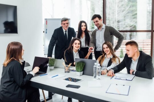 Leveraging Descriptive Solutions for Business Growth.